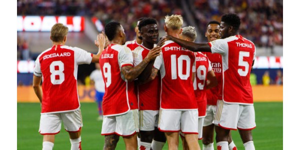 Arsenal og FC Barcelona møter forskjellige problemer